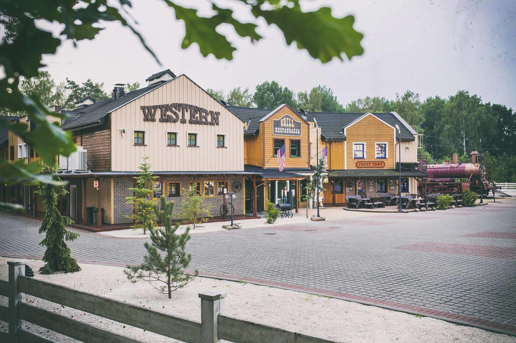 Western Hotel & Restaurant Osielsko Екстериор снимка